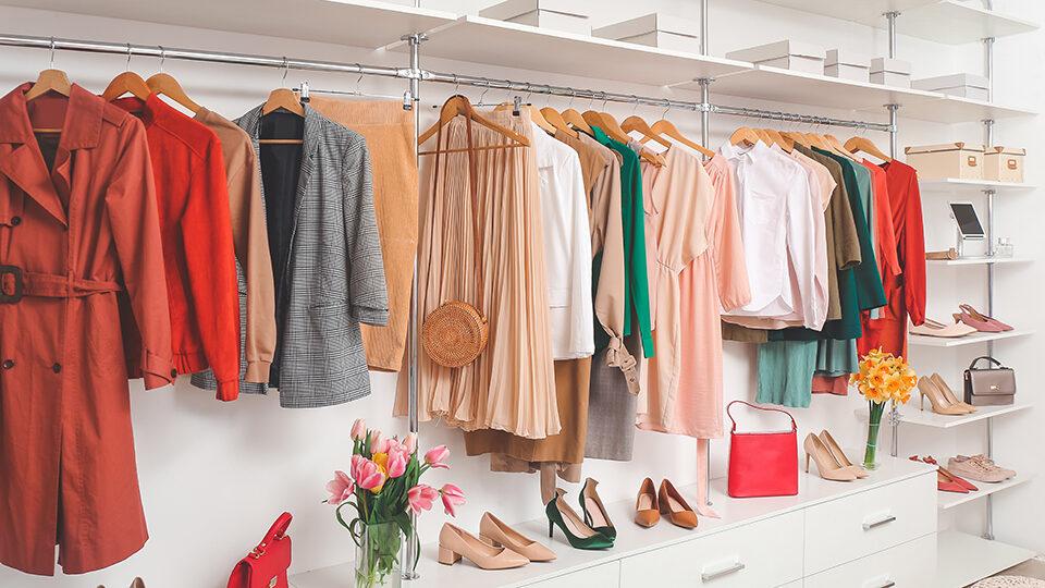 Capsule Wardrobe: Weniger ist mehr – der Weg zum zeitlosen Stil.